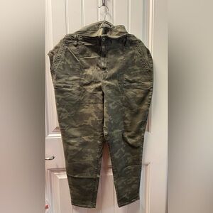 American Eagle Outfitters Olive Cargo Pants